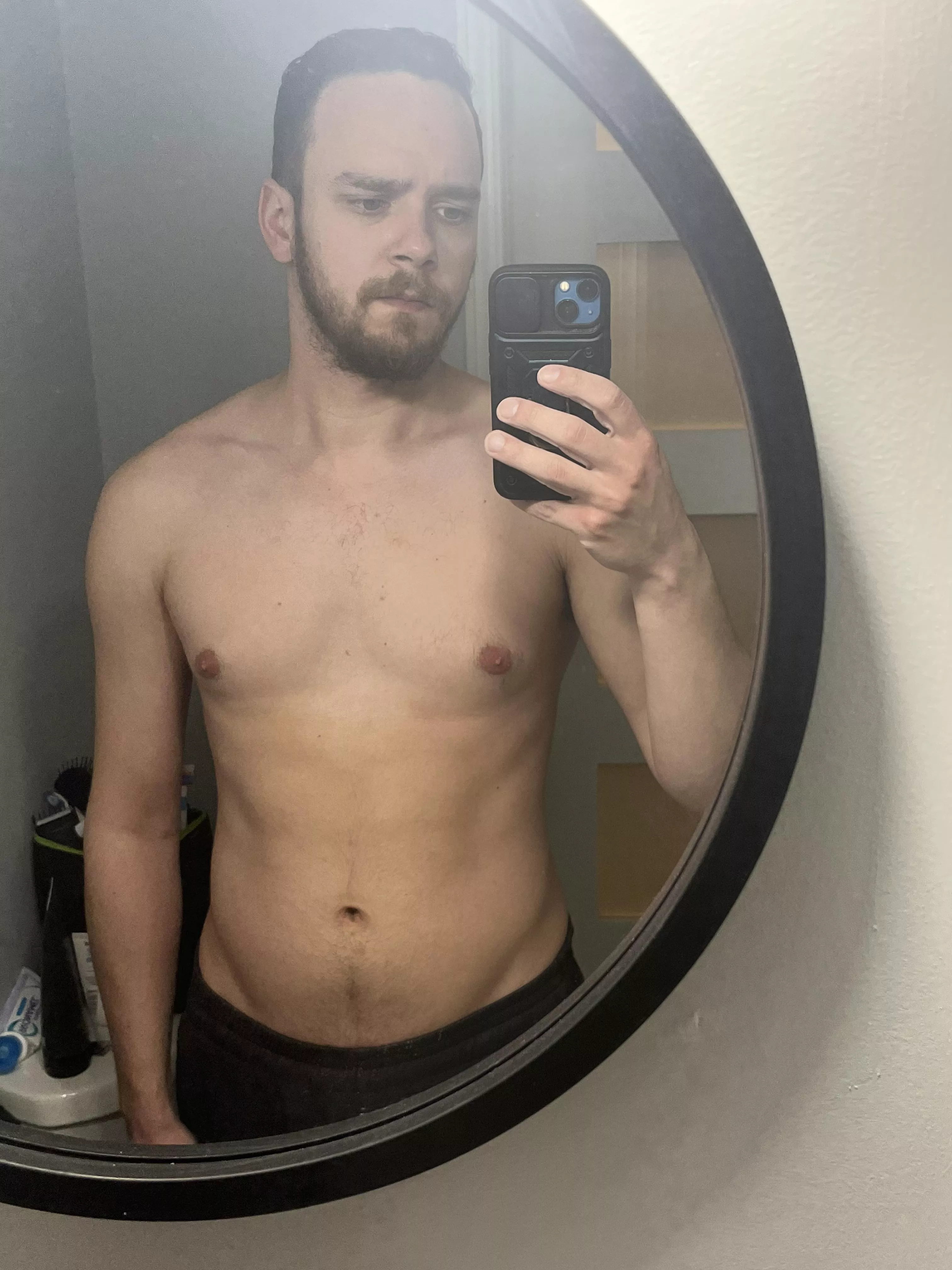 Having a boring and lazy day so here’s a selfie. Looking for new buddies to chat with