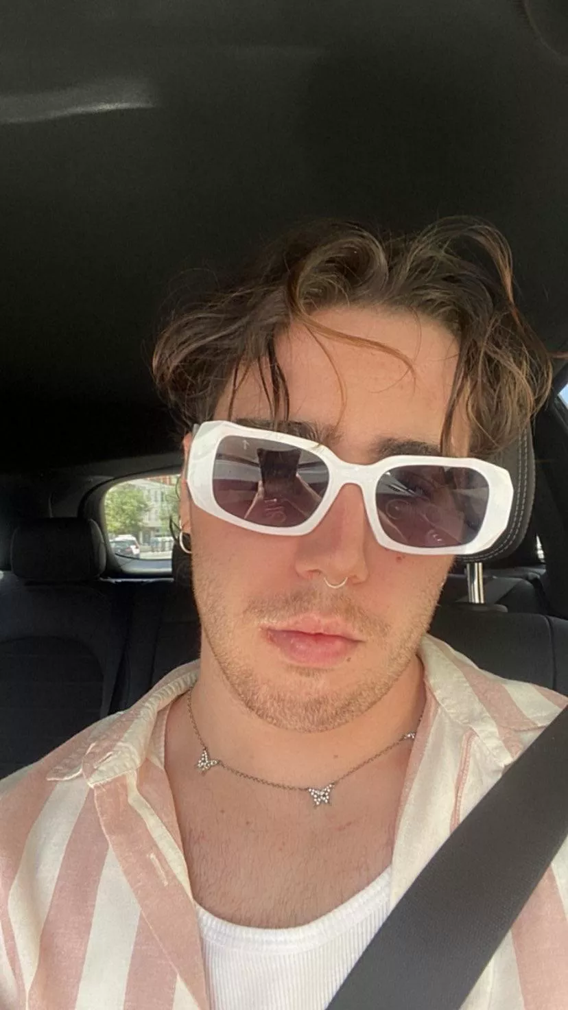 heyy im quite bored hmu to chat 🫶🏻