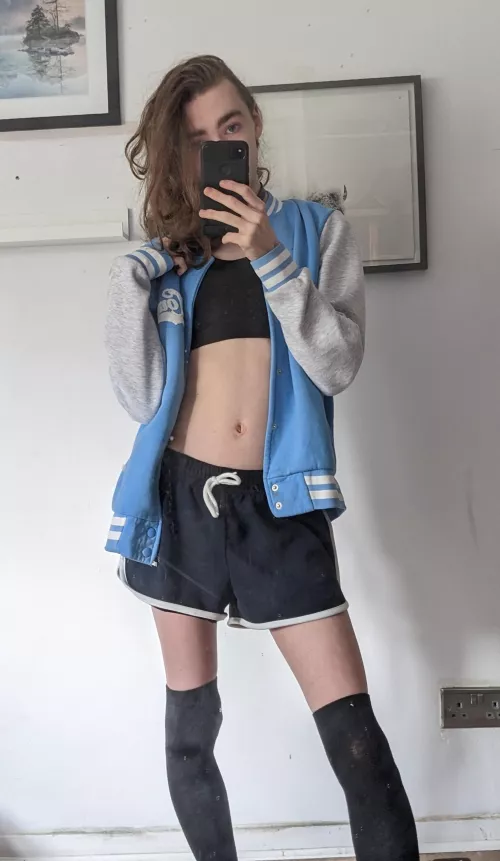 Hi >~< I've never really dressed fem before and thought I'd share, what do you all think? 🥺💕