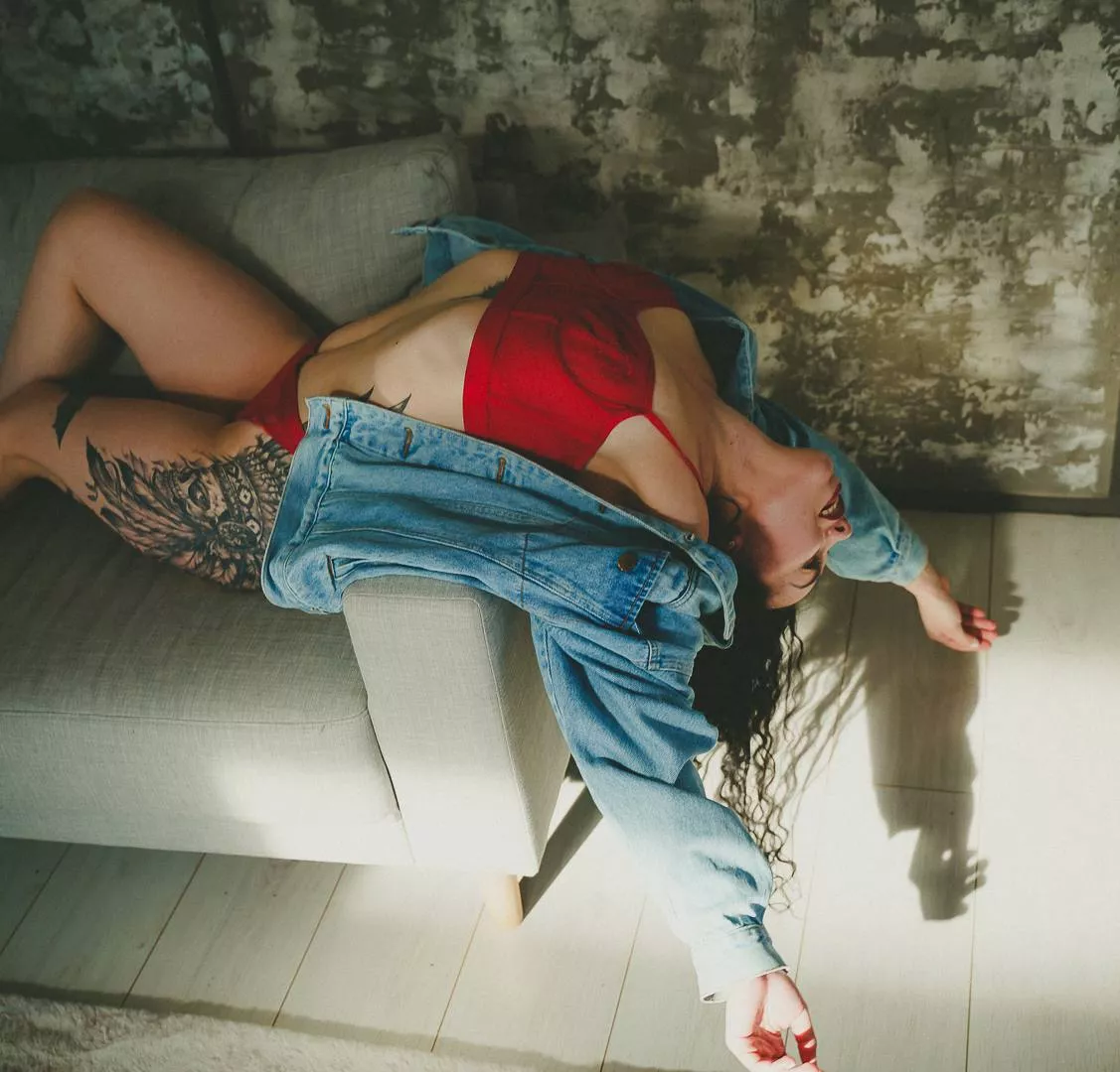 I can show you so many naughty things that you won't be able to resist 🔥