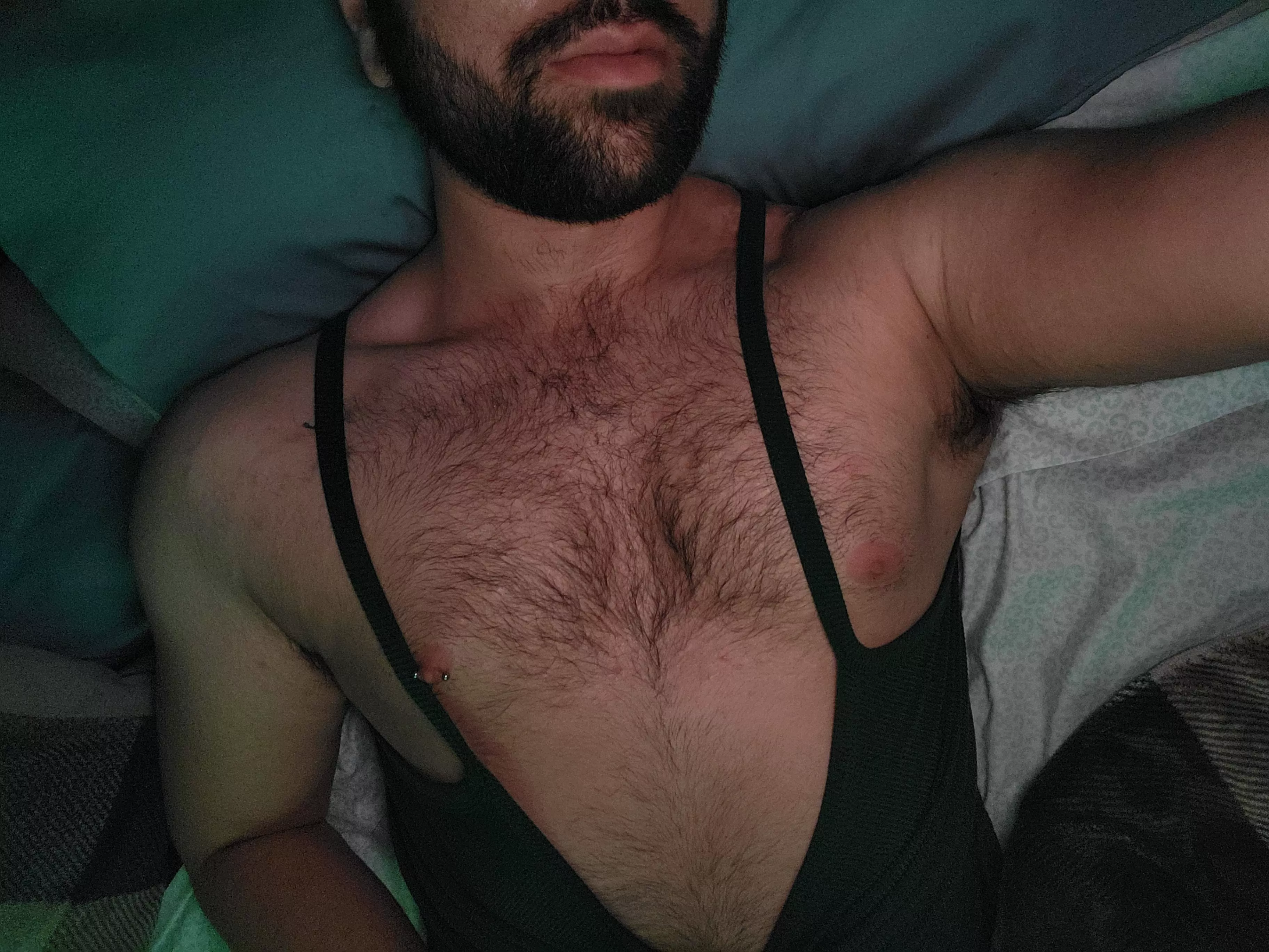 I love my stretchy tank giving easy access to my chest 😫