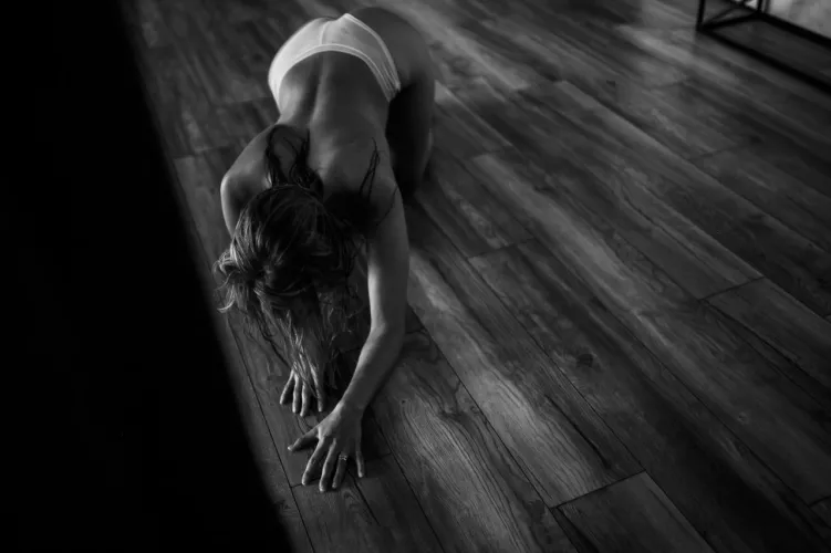 I'm online. Come and join them!! KaramelSW