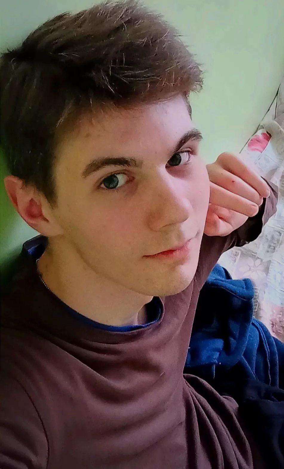 I'm turning 19 today so that's a good reason to post a pic😅