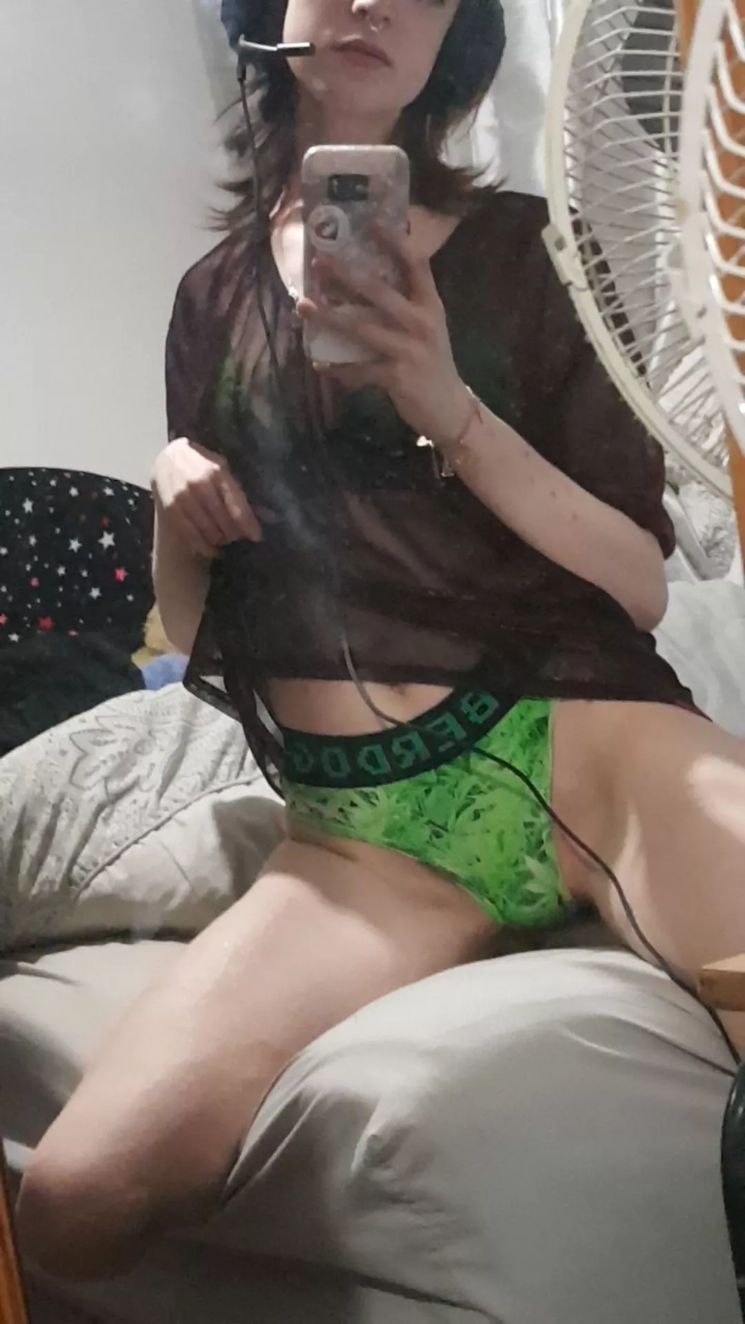 lets get high and game all day 😋