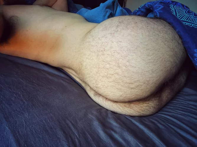 Morning cuddles 👀