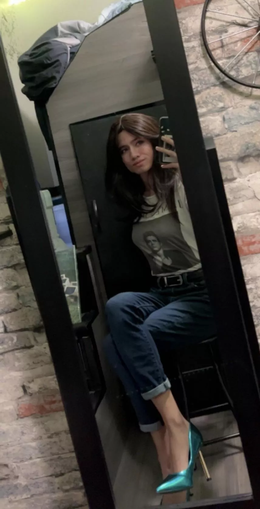 not sure if i love my new hair 😩