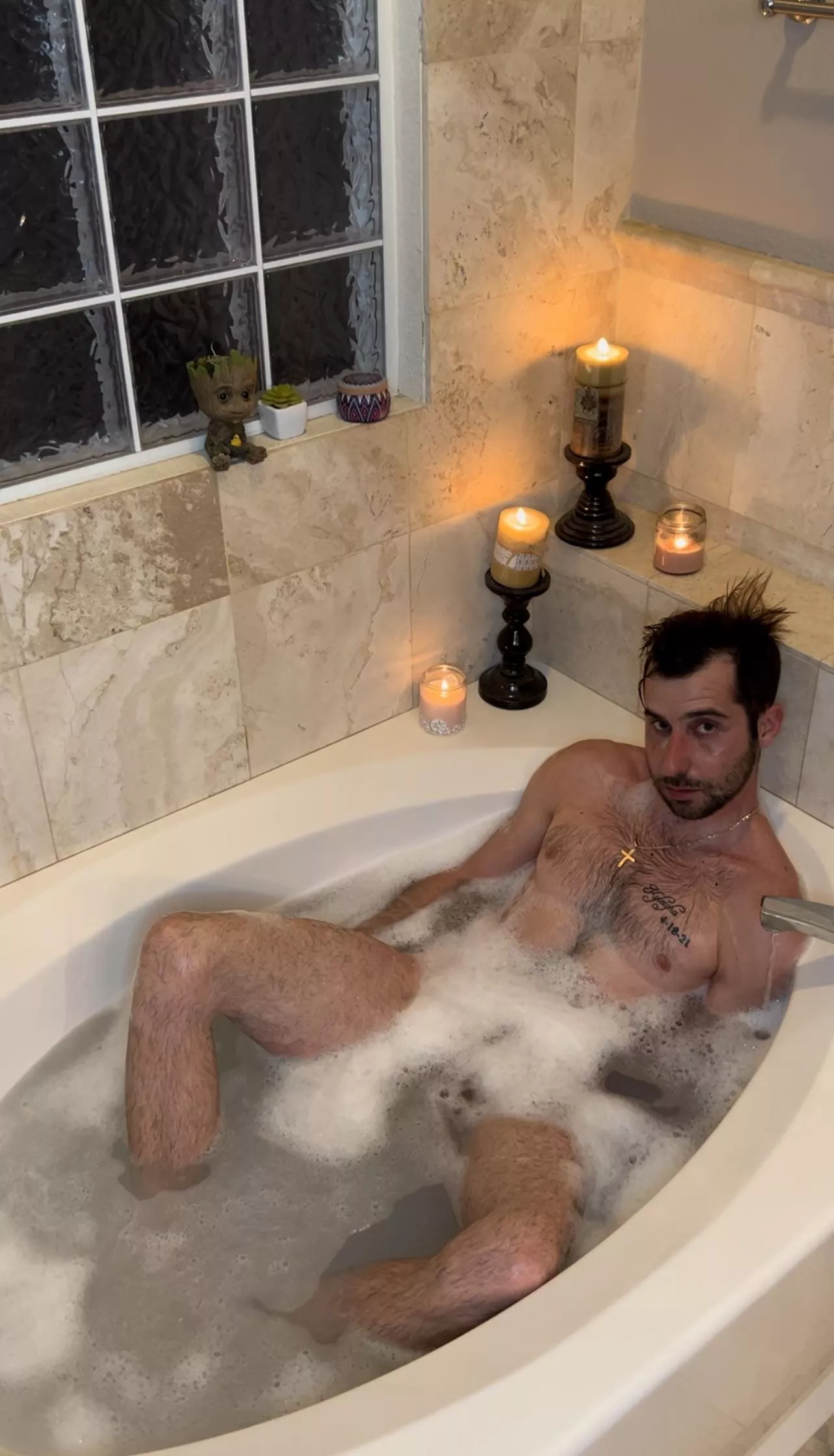 Otter floating under the sea 🌊