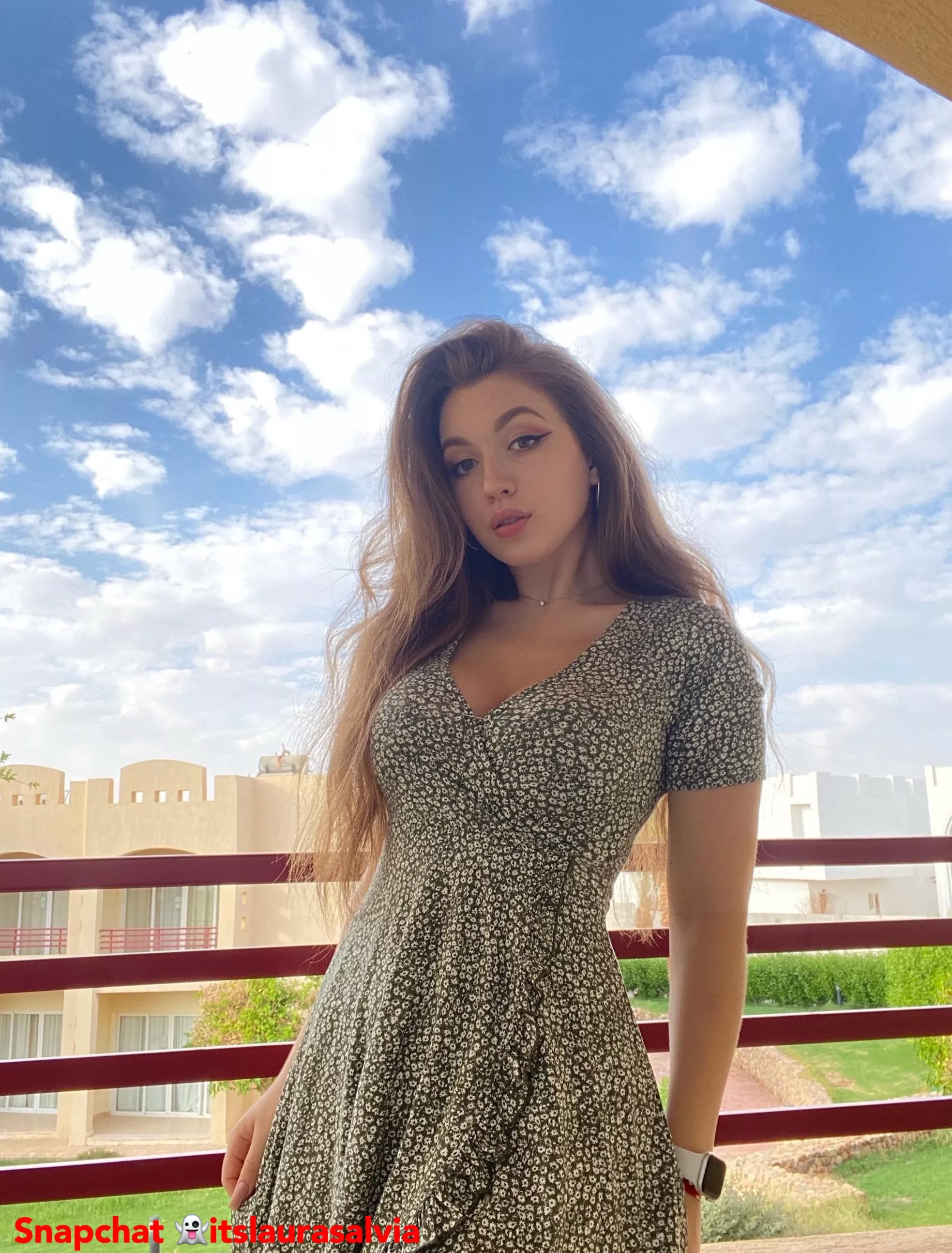 pretty sexy in this dress 😘