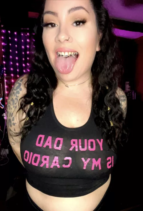 Someone’s dad should cum on my brackets