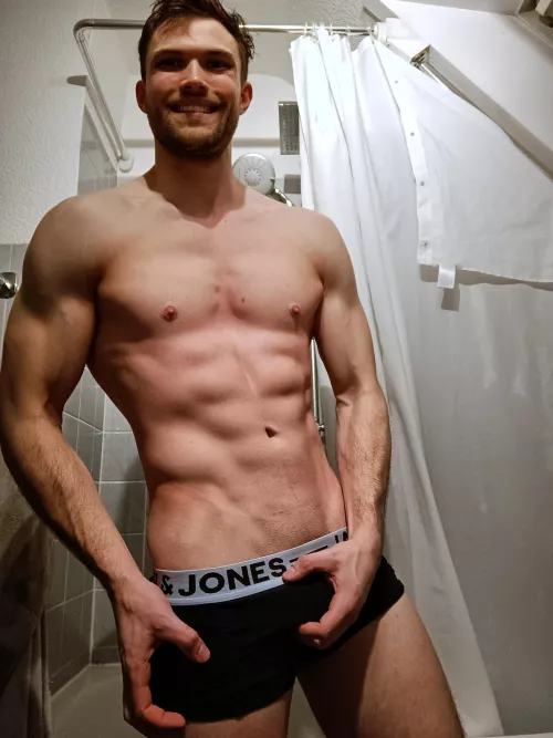 Sould I take'em off? 😏