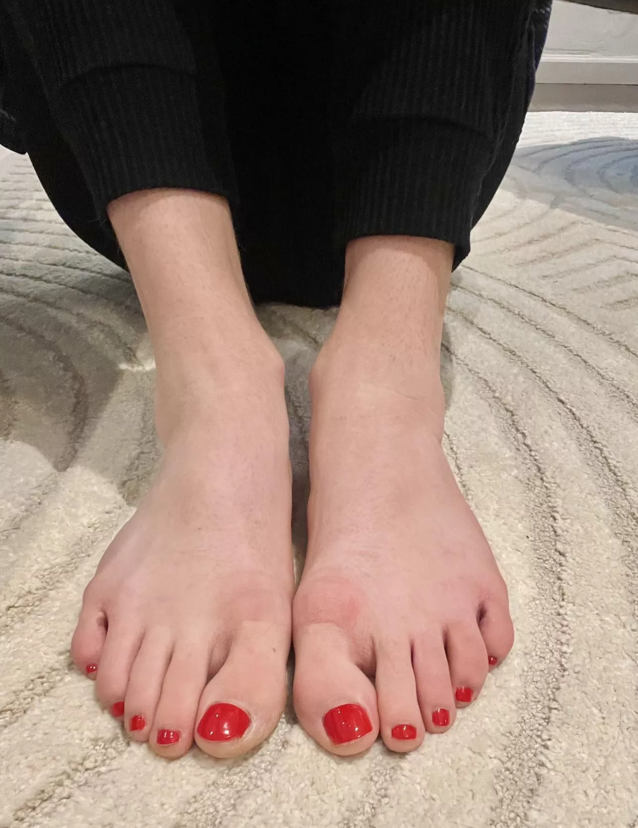 Suck on my toes please