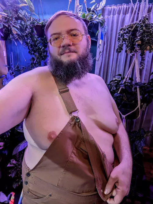 Switched out of my work overalls into my play overalls. I did my work job, now I need a...