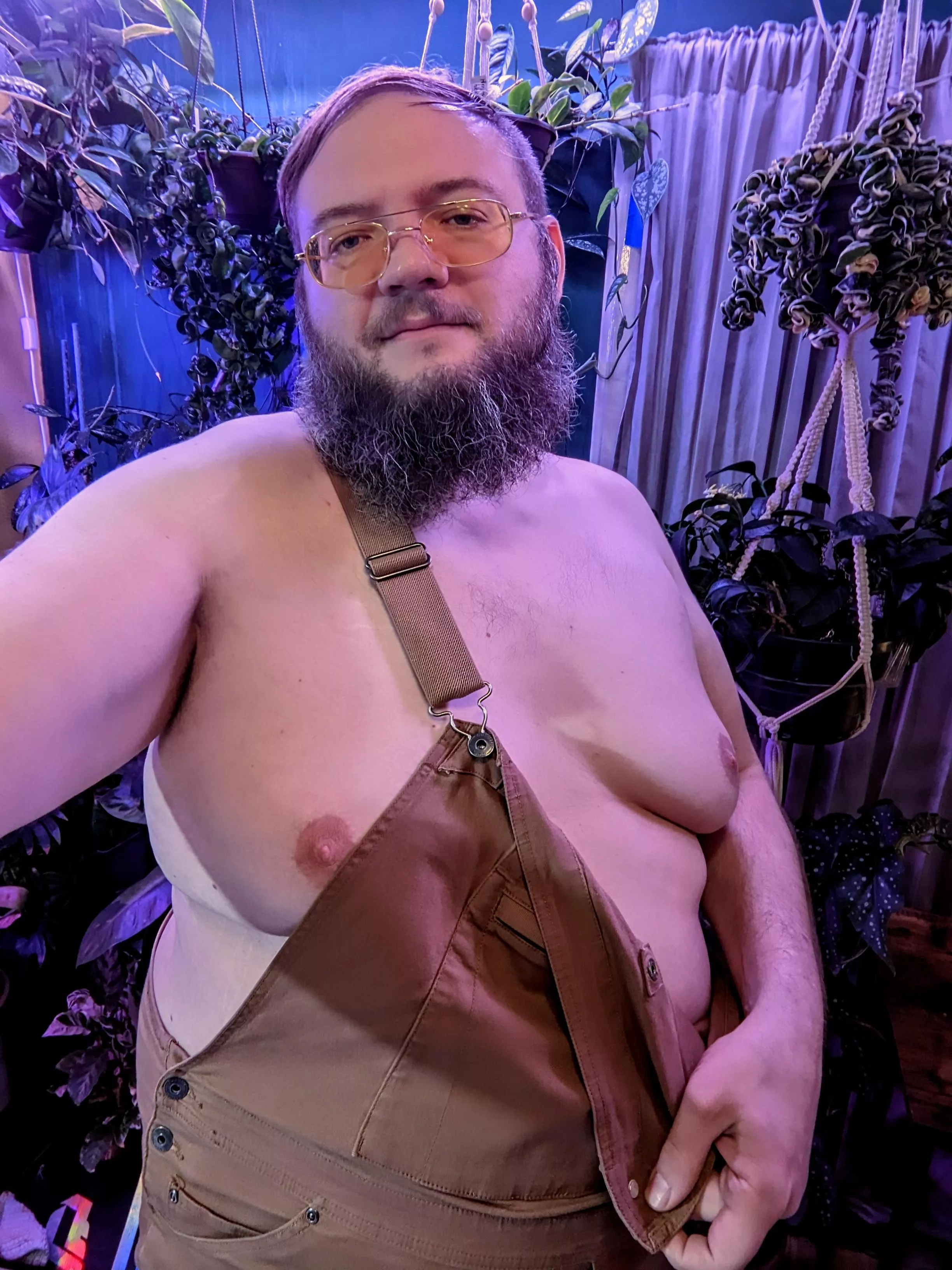 Switched out of my work overalls into my play overalls. I did my work job, now I need a...