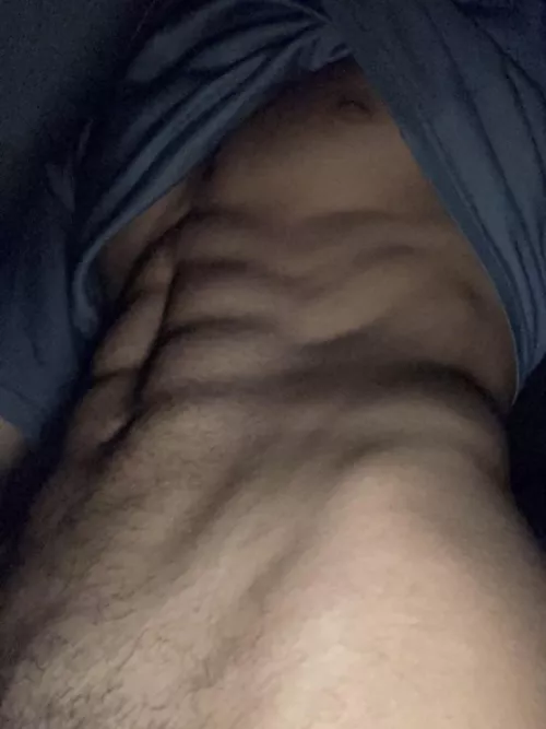 18 m , any fit/muscular bate bros? dm me