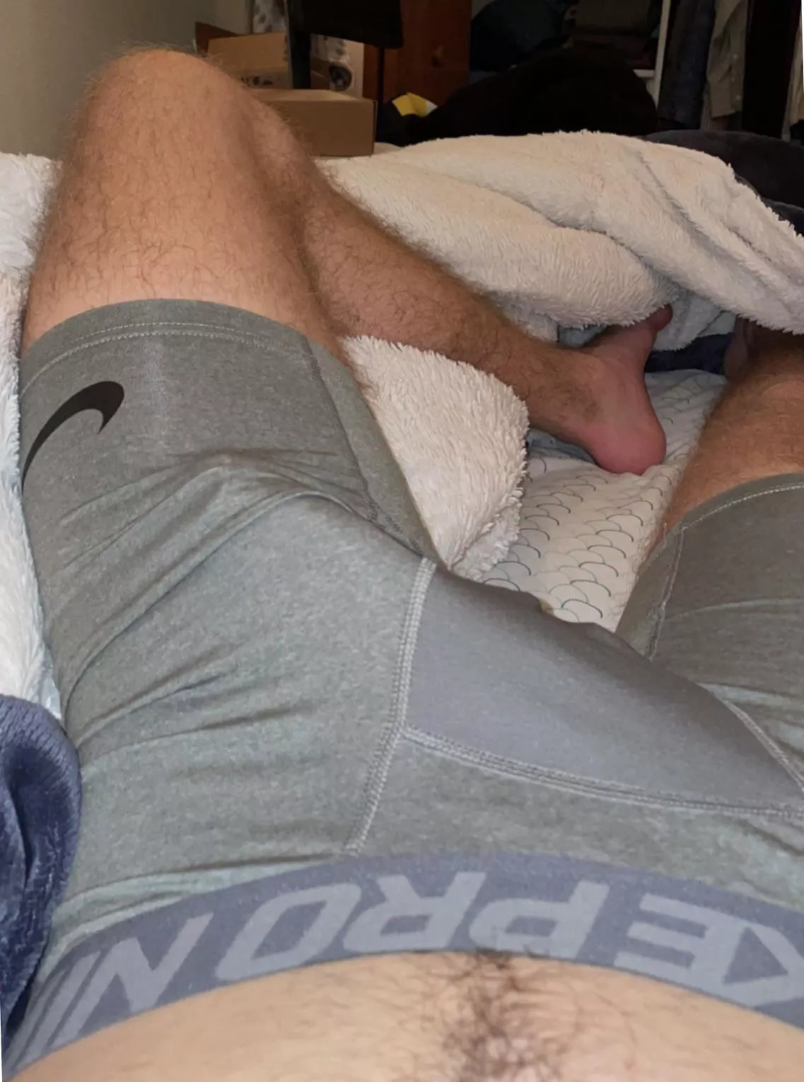 22 hung college stud. Fit guys 19 to 25 snap me w a pic for some fun ;) @jack23tyson