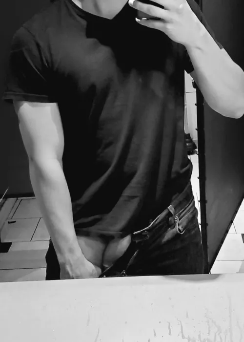 [24] Hog at the Piss Through