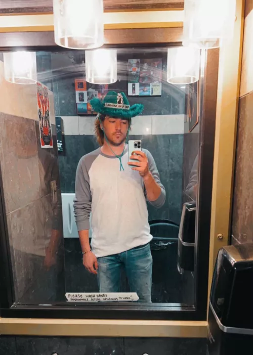 26 today 🎉 work made me wear the birthday hat all day