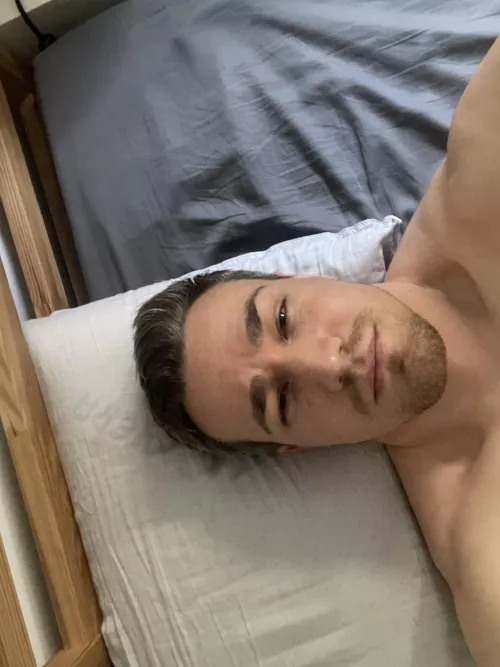 28 German hung and horny stud for masc 23-45 with face! Add: itsinitials