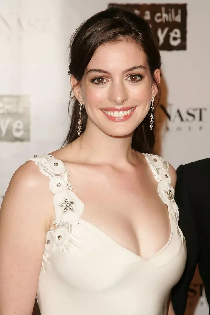 Anne Hathaway.