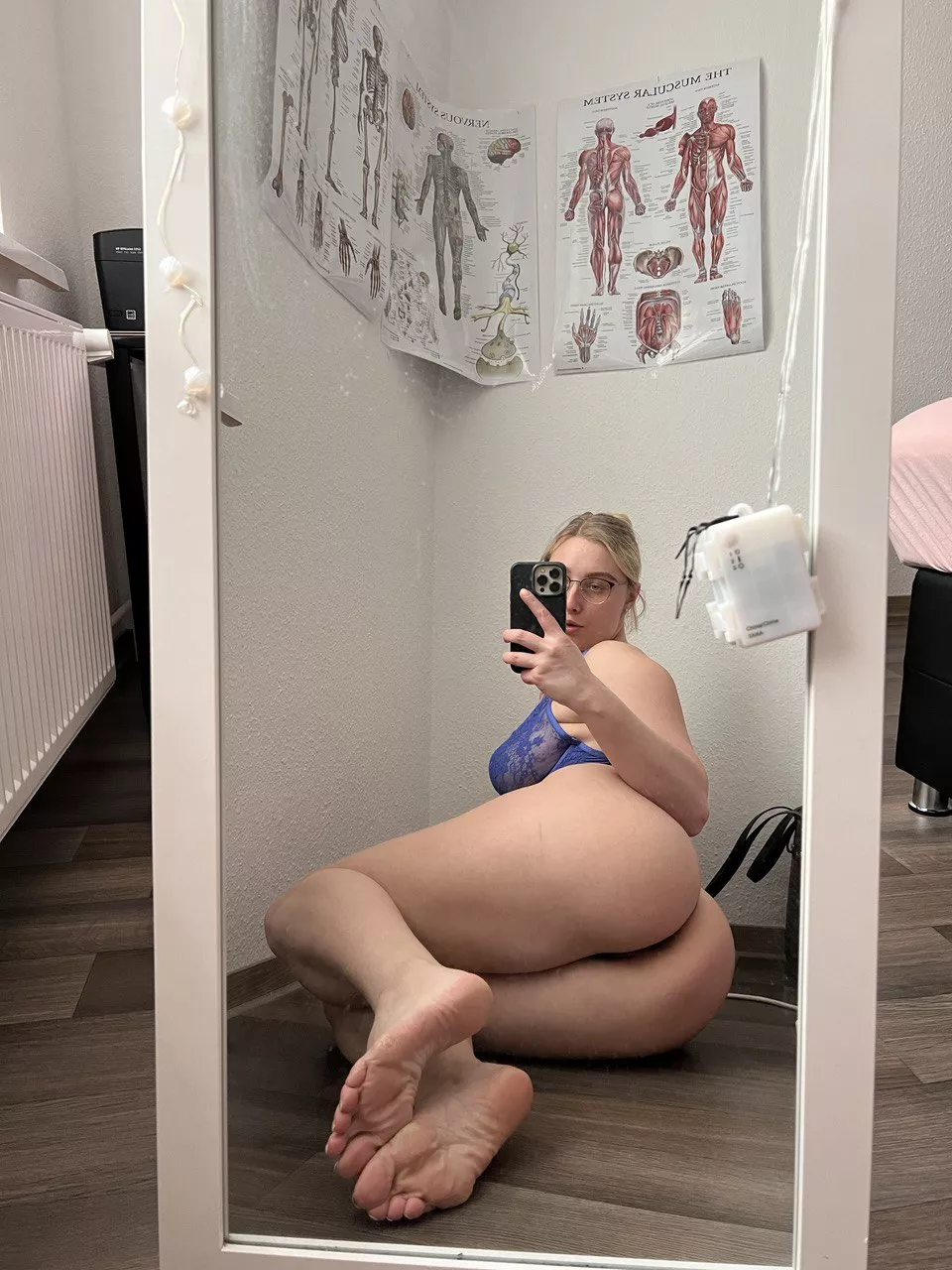 come cuddle me from the back ;)