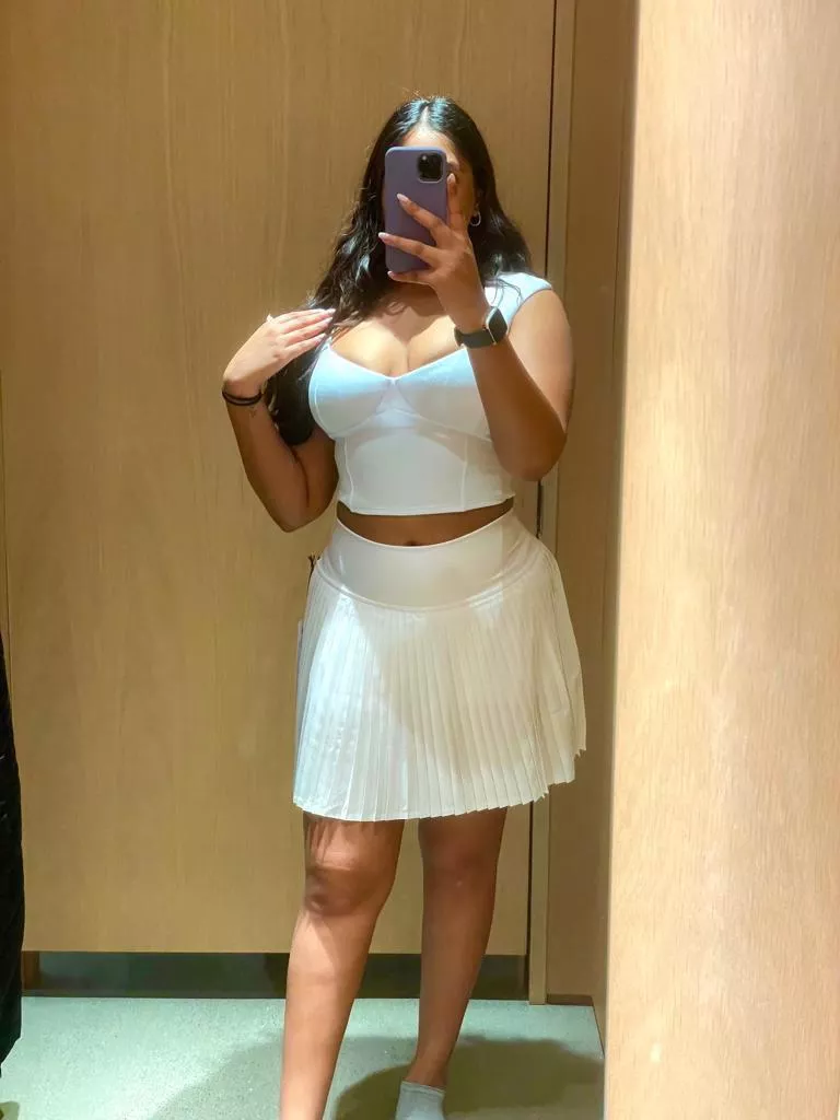 Come find me in the change room and bend me over 🥵