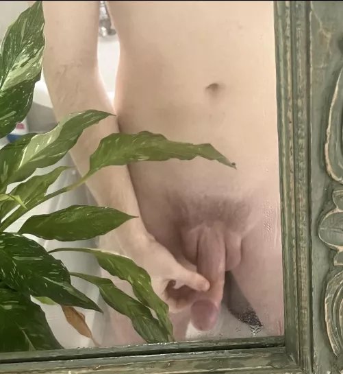 Dm for video call 👻