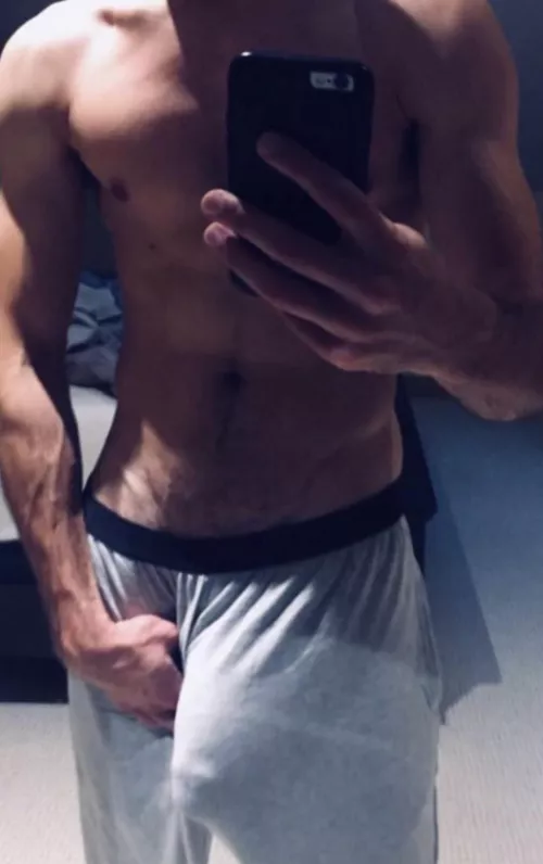 do they make pants with 3 legs?