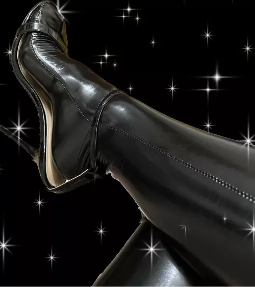 Do ya like my heels? 😋