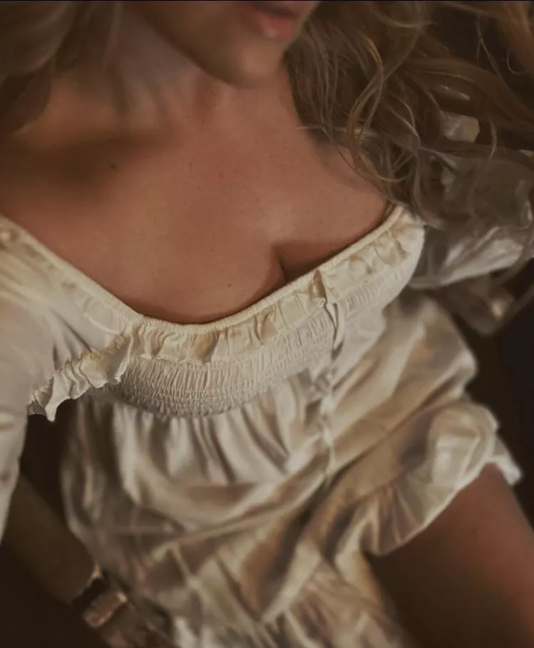 Do you like my dress?