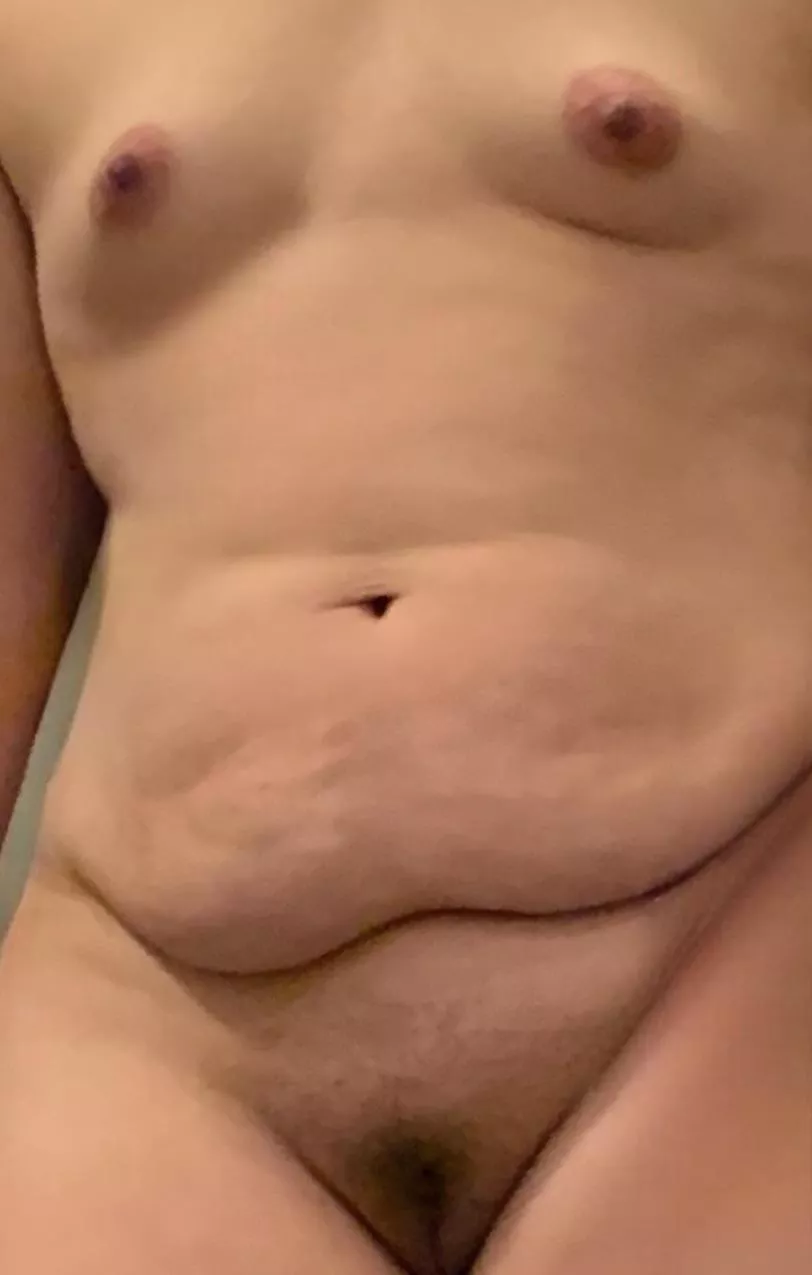 (F) 36 5'9 220lbs 36 a/b cup.