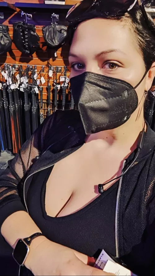 Hello sissies say hi if you would like to be humiliate by me