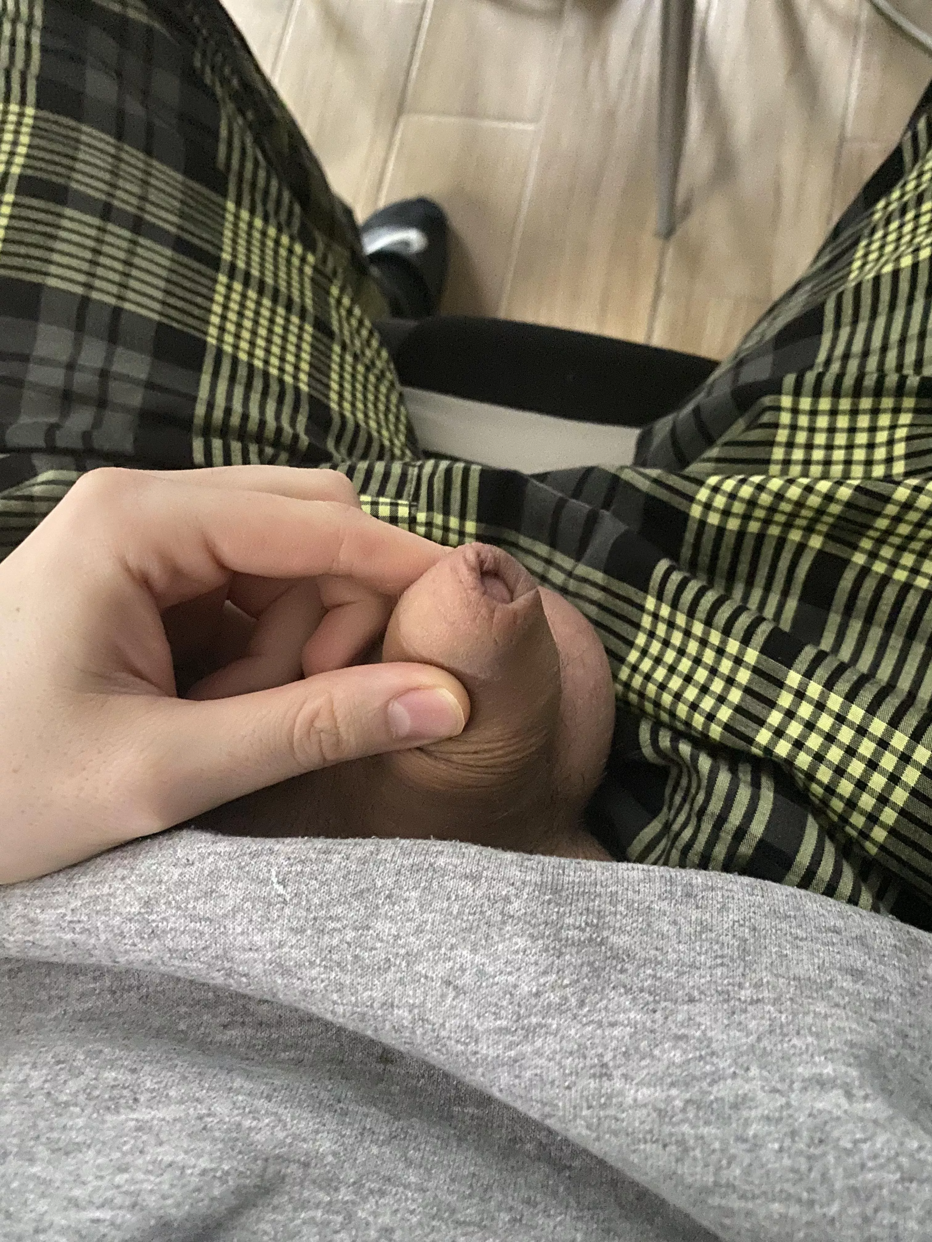 I feel emberassed seeing teens and massive softs here