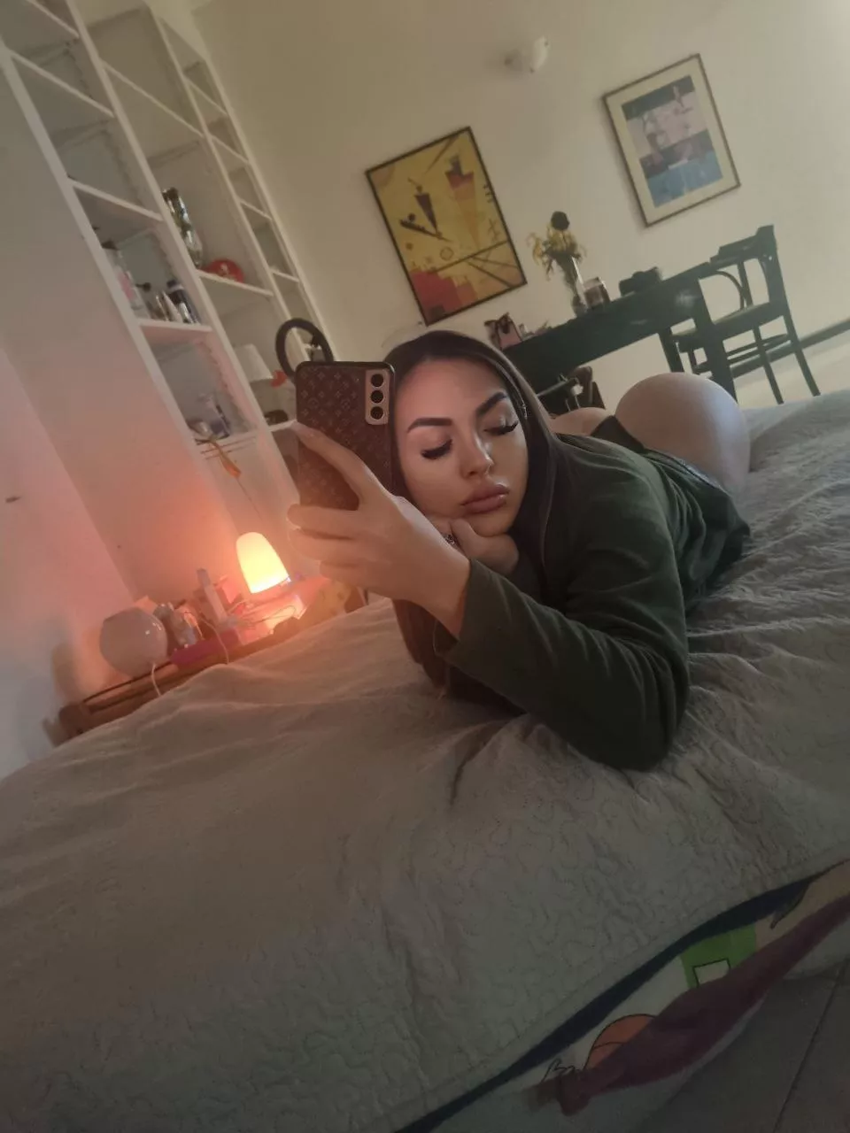 I in a bed now and I want to chat in my 0F with one boy 🥰☺️😉😋💦