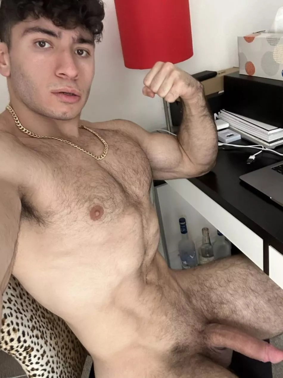 I tame brats to learn how to take orders from Master with obedience. You will behave for Daddy.