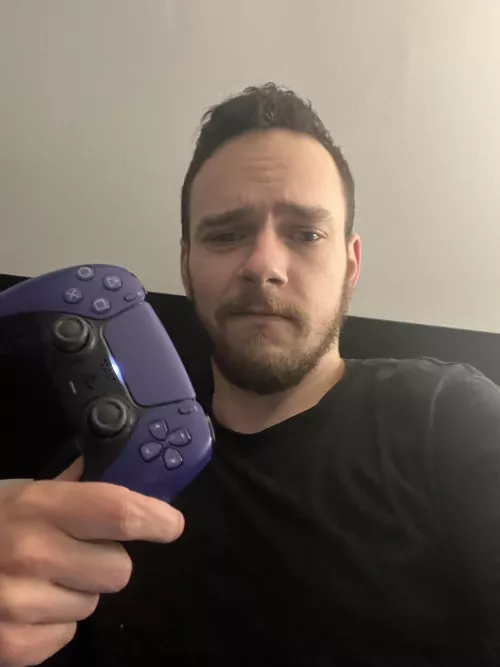 In need of more gaymer buddies. Any PlayStation players here?