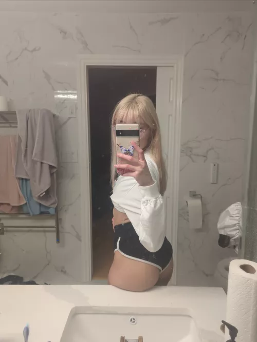 it's okay to look, but I prefer you touch 😏