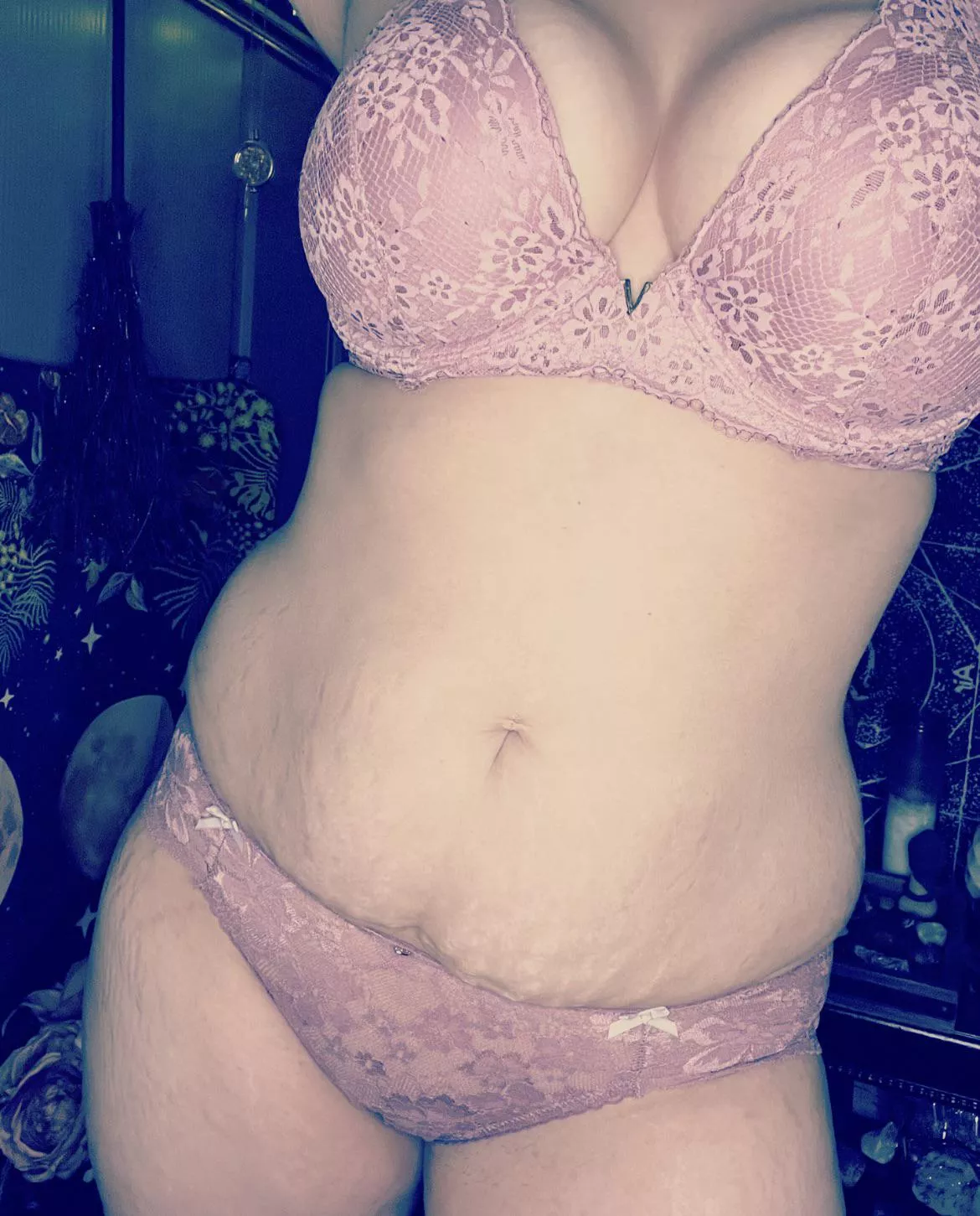 MILF anyone? FREE OF 😉