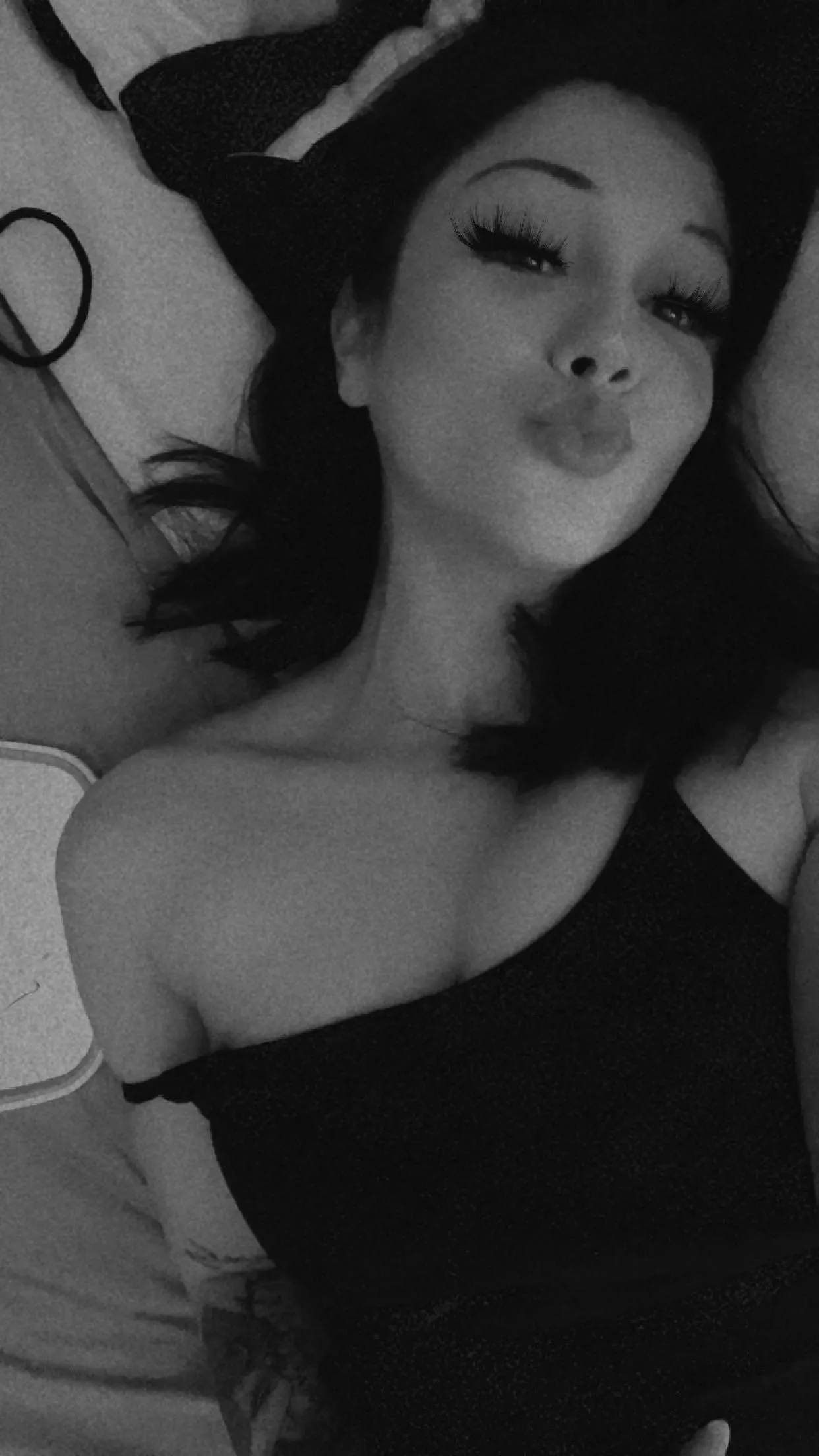 Saturday night who’s up? 🤭🫶🏼