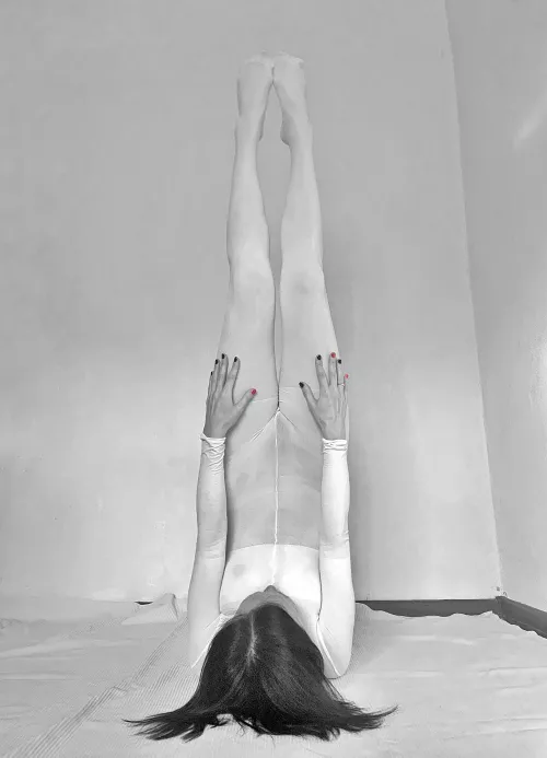 Shoulder stand