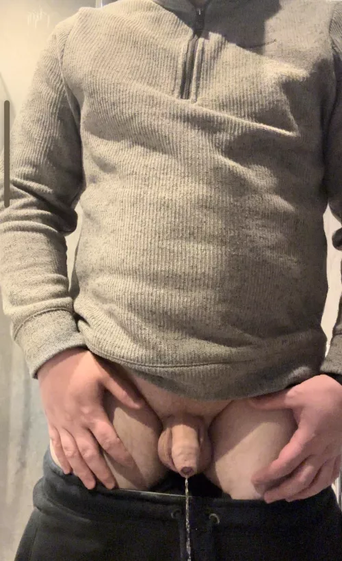 Still never been pissed on but I want it so bad