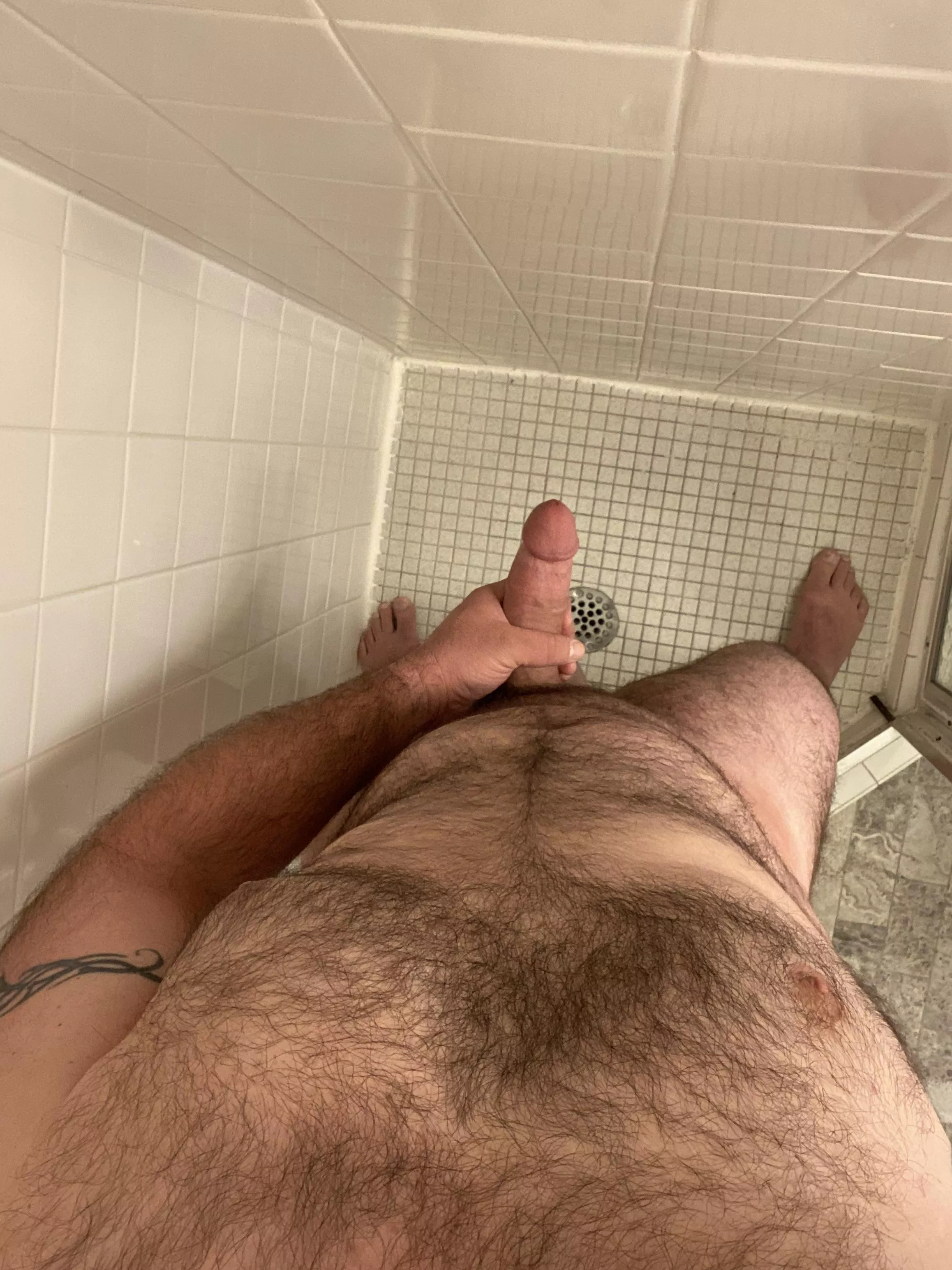 Stroking to mombod. Any love for dadbod.