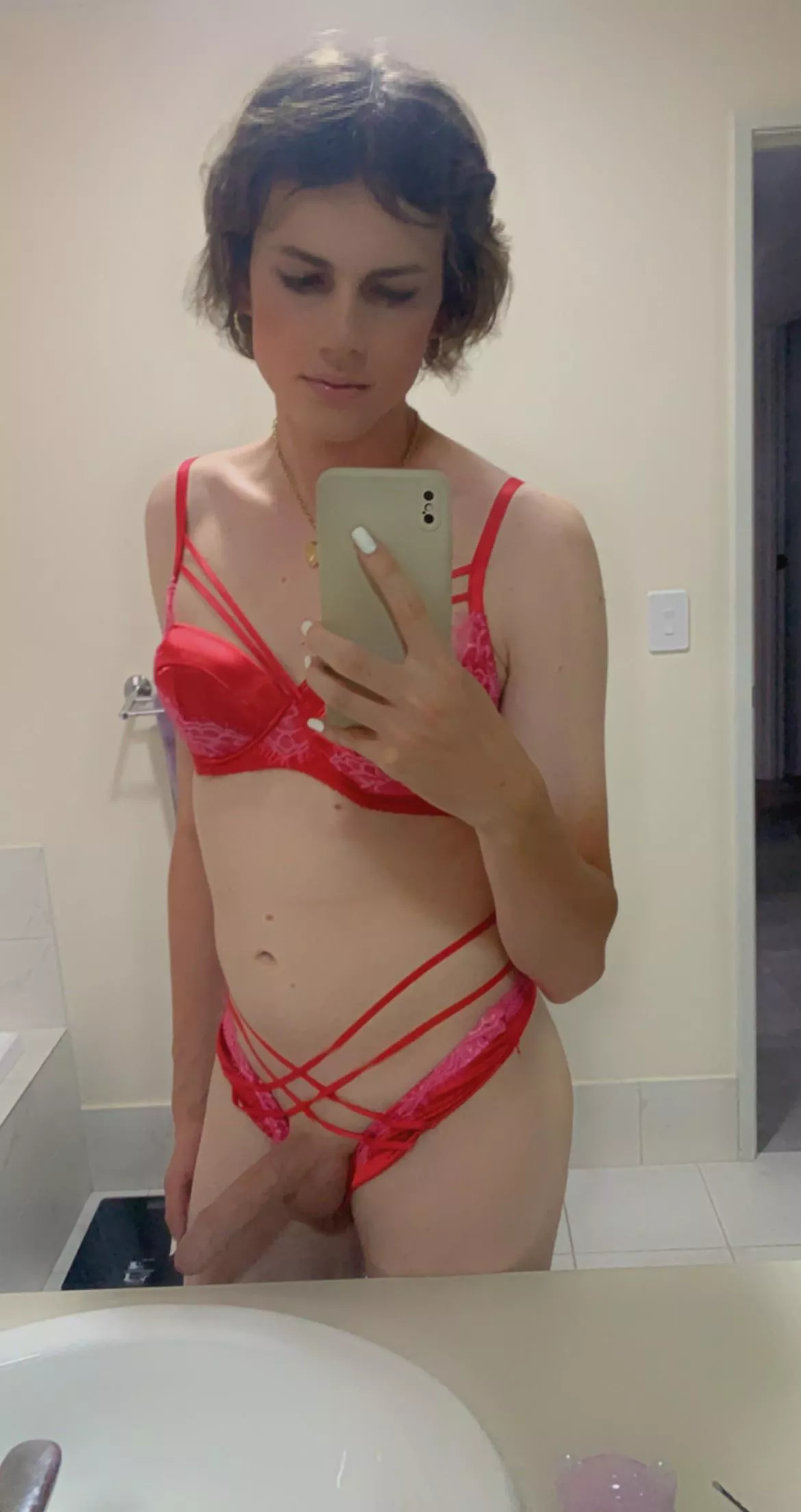 We’re about to shower and this pops out, wud?