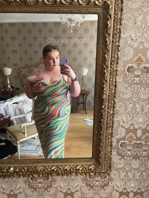 When you find that one dress that makes you love your curvy body [f]