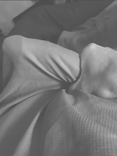 Who wants to cum and play?