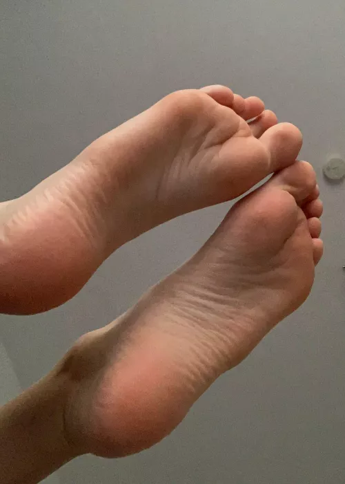Who wants to spread his Easter eggs on my soles?