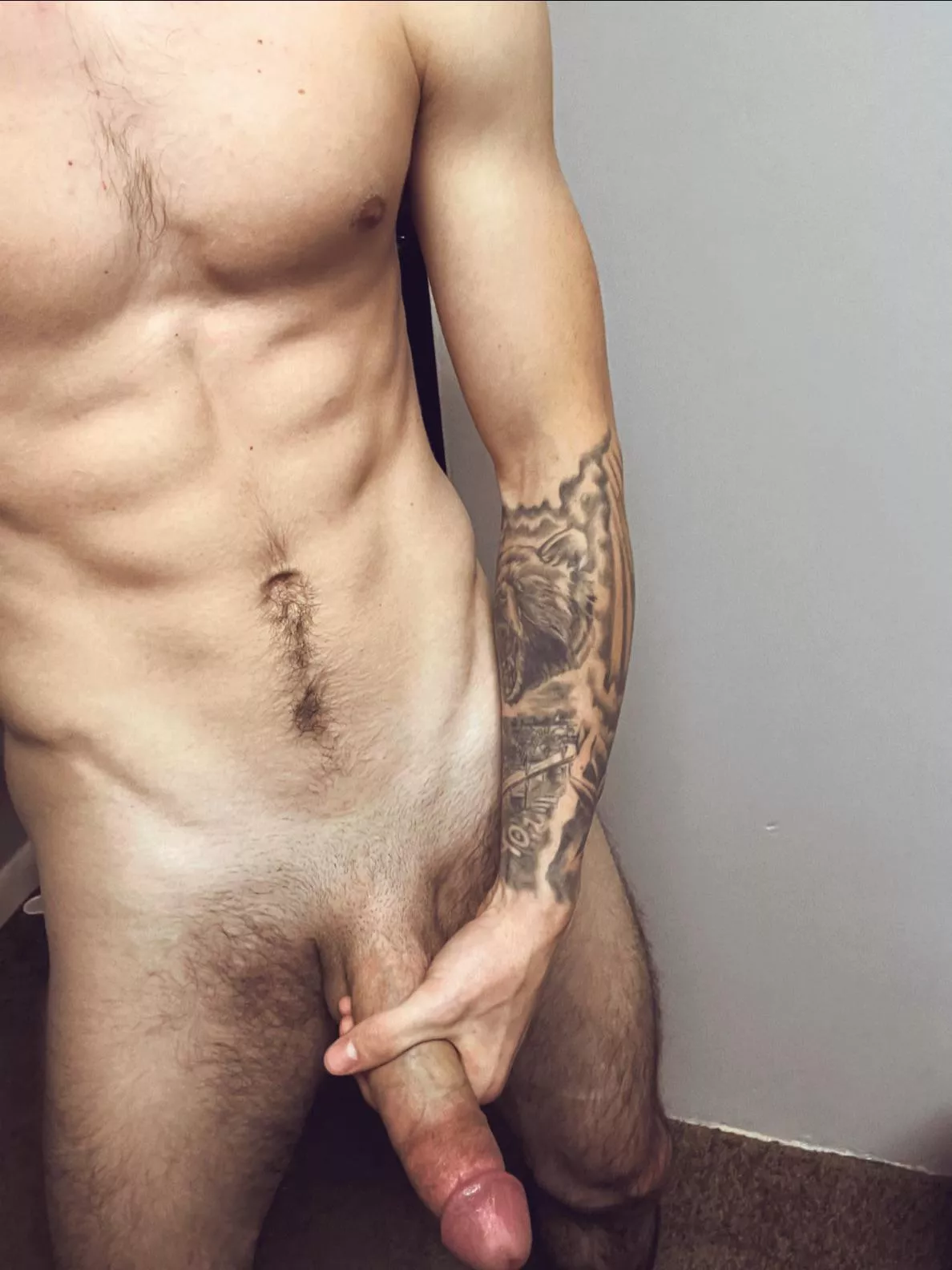 Would you get on your knees and worship me ?😏