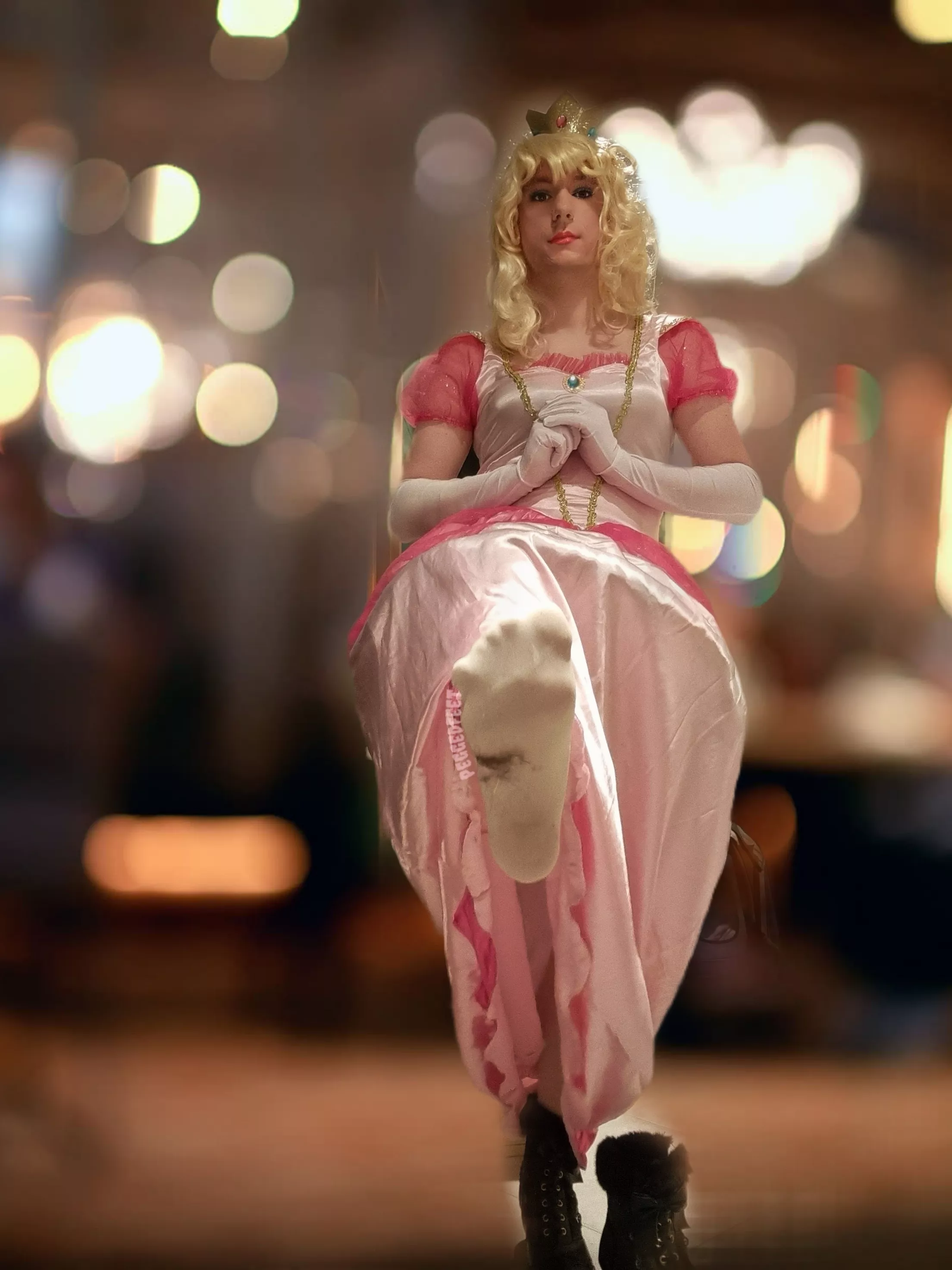 You should really keep the feet of your princess clean 😒