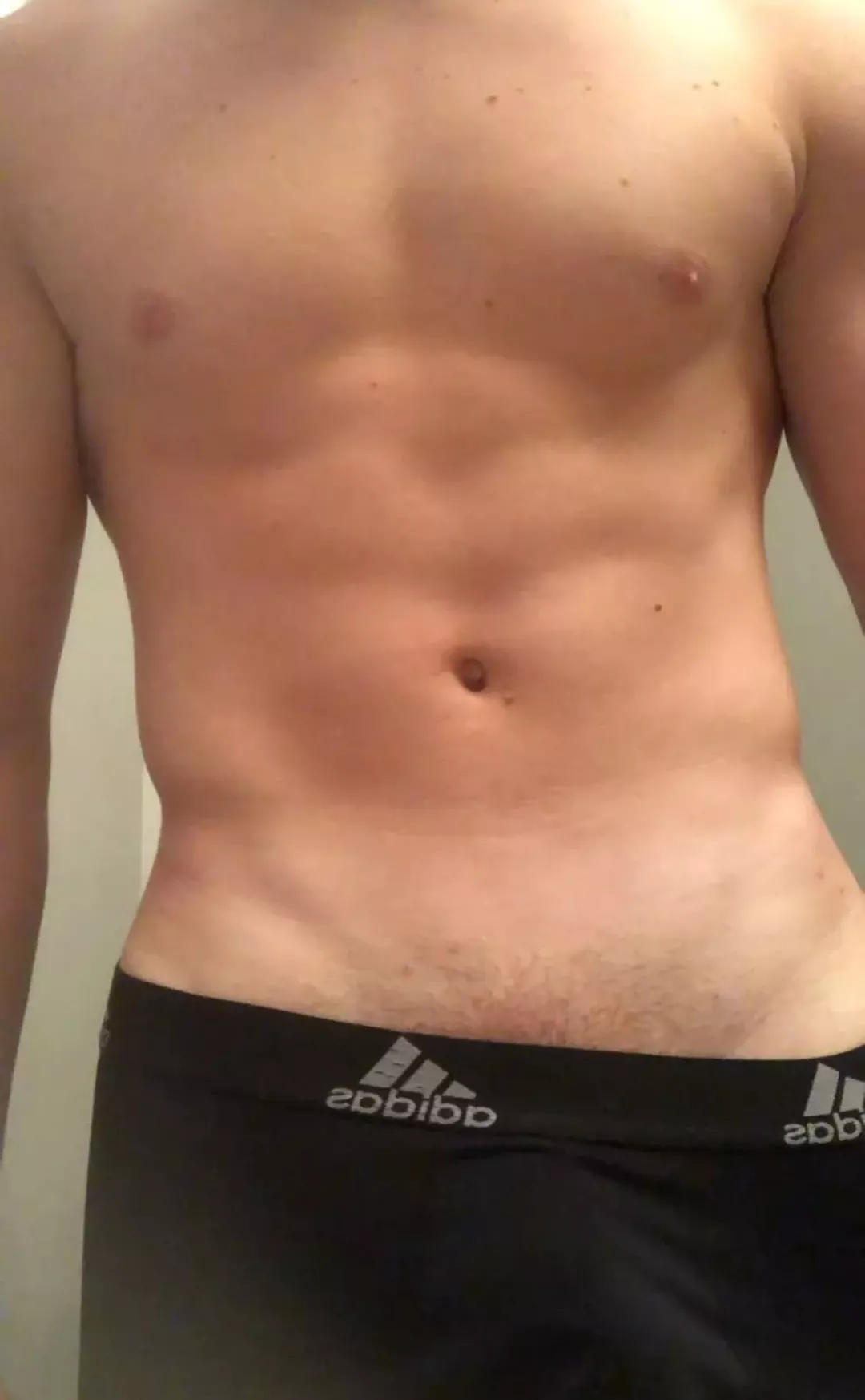 18m dm and ⬆️ if u want my teen cock