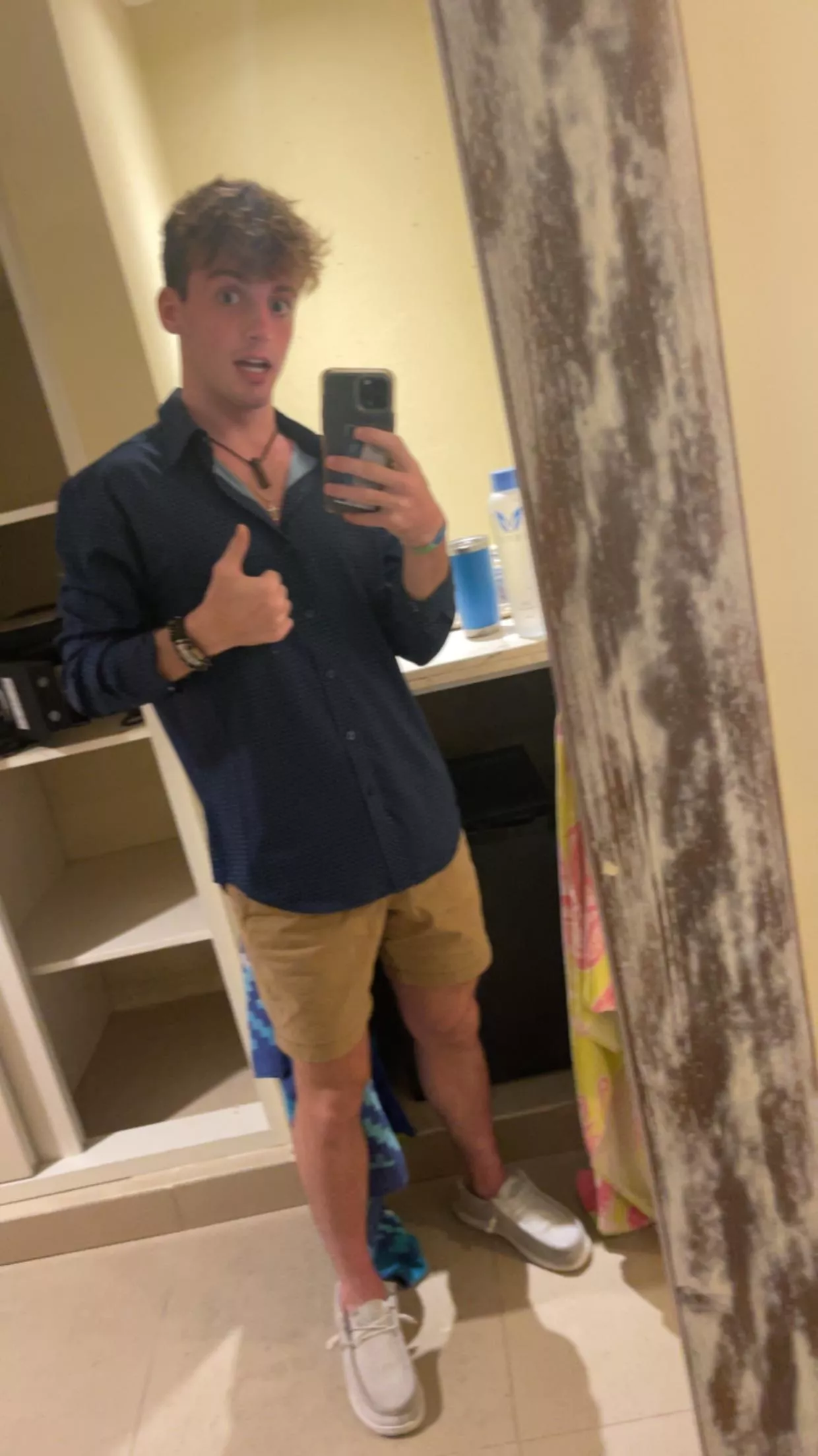 19 straight horny jock. anyone looking for a popper trainer. hmu. poppers++++ verbal+++