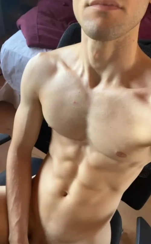 23 Anyone wanna chat? Feel free to message me